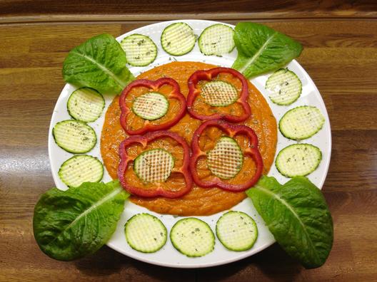 Cukkini rács mangó paprika szósszal