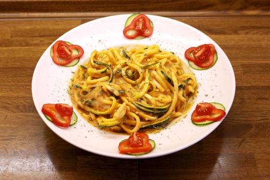 Mangó - cukkini - paprika - tészta