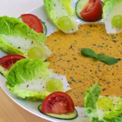 Uborka - paprika - szőlő -  leves bazsalikommal