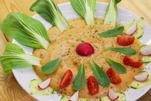 Ananász - körte - krém bok choy-jal