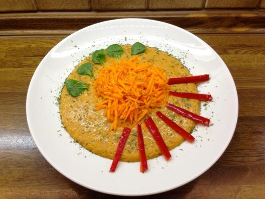Hámozott répa kivi - narancs - paprika mártással