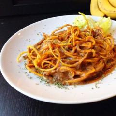Sütőtök spagetti egy finom mártással kerti körtéből, néhány zsályából (szintén a kertből), paradicsomból, zellerből némi kókuszdióhússal.